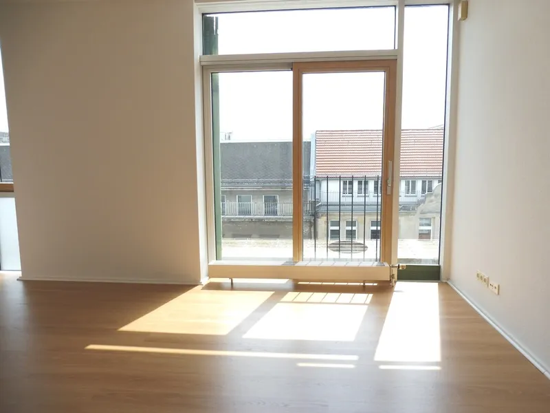 Helle Maisonettewohnung * 2 Zimmer * Balkon * Einbauküche * Nahe Friedrichstraße — photo 1
